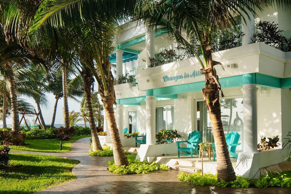 Margaritaville Island Reserve Riviera Cancún - A Karisma All-Inclusive Experience for All — Hotel building in Puerto Morelos, Quintana Roo
