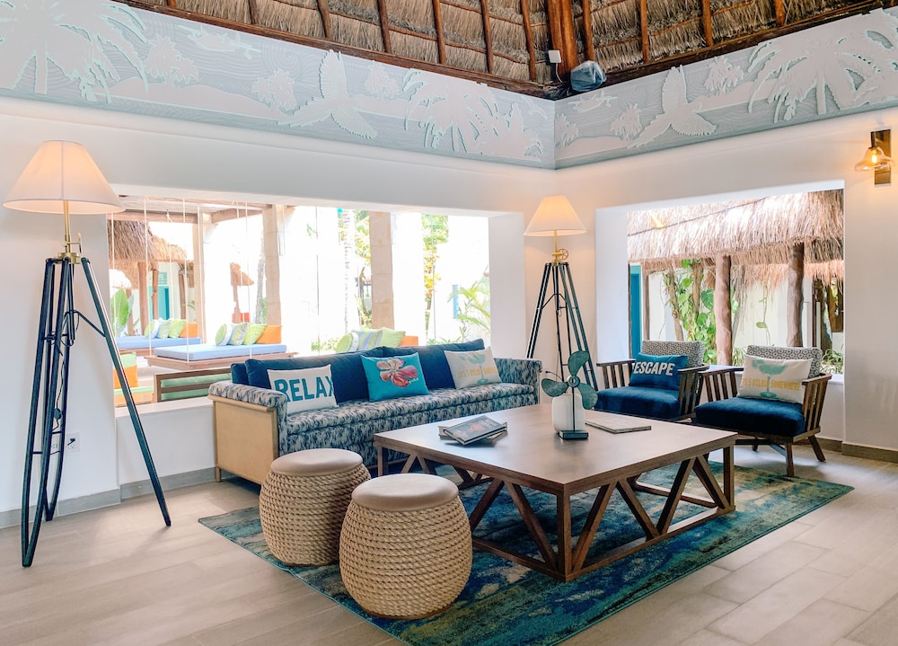 Margaritaville Island Reserve Riviera Cancún - A Karisma All-Inclusive Experience for All — Hotel building in Puerto Morelos, Quintana Roo
