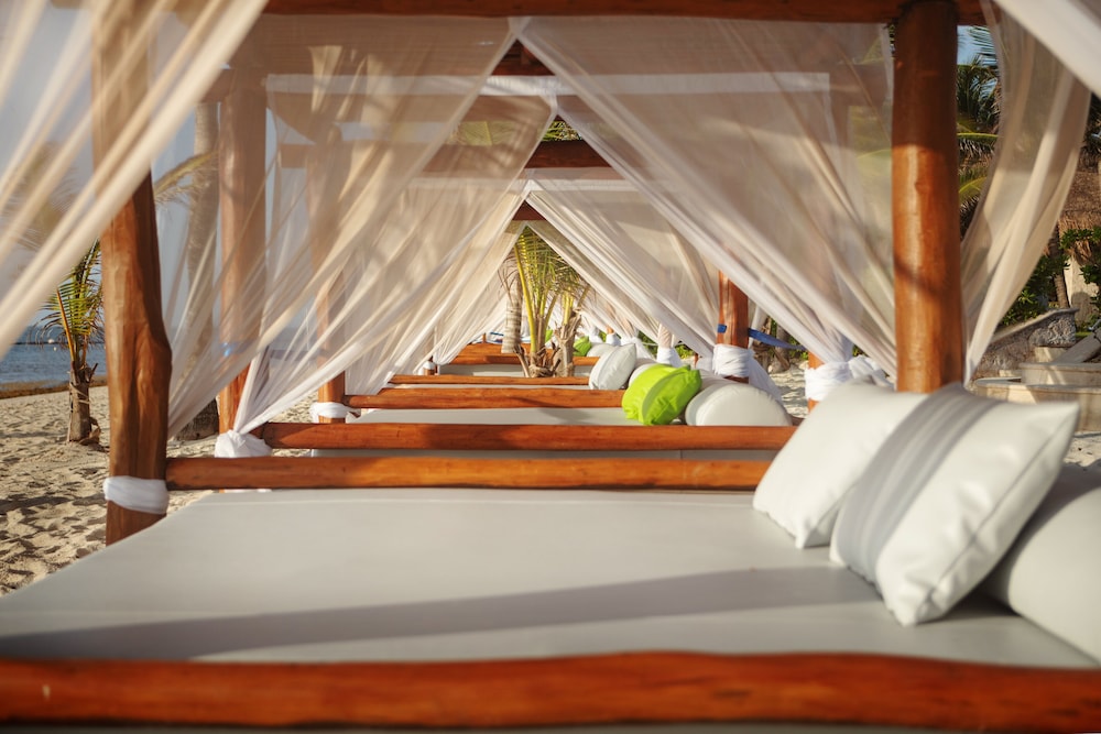 Margaritaville Island Reserve Riviera Cancún - A Karisma All-Inclusive Experience for All — Hotel rooms in Puerto Morelos, Quintana Roo