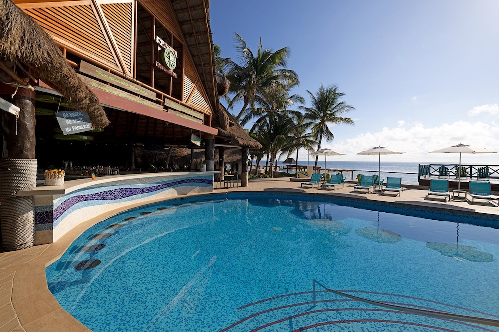 Margaritaville Island Reserve Riviera Cancún - A Karisma All-Inclusive Experience for All — Swimming pool in Puerto Morelos, Quintana Roo