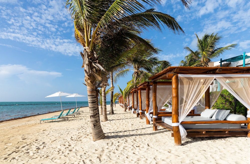 Margaritaville Island Reserve Riviera Cancún - A Karisma All-Inclusive Experience for All — Beach in Puerto Morelos, Quintana Roo