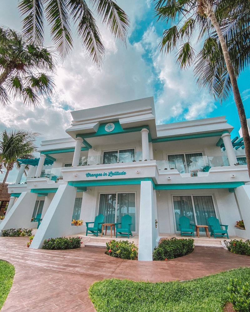 Margaritaville Island Reserve Riviera Cancún - A Karisma All-Inclusive Experience for All — Hotel building in Puerto Morelos, Quintana Roo