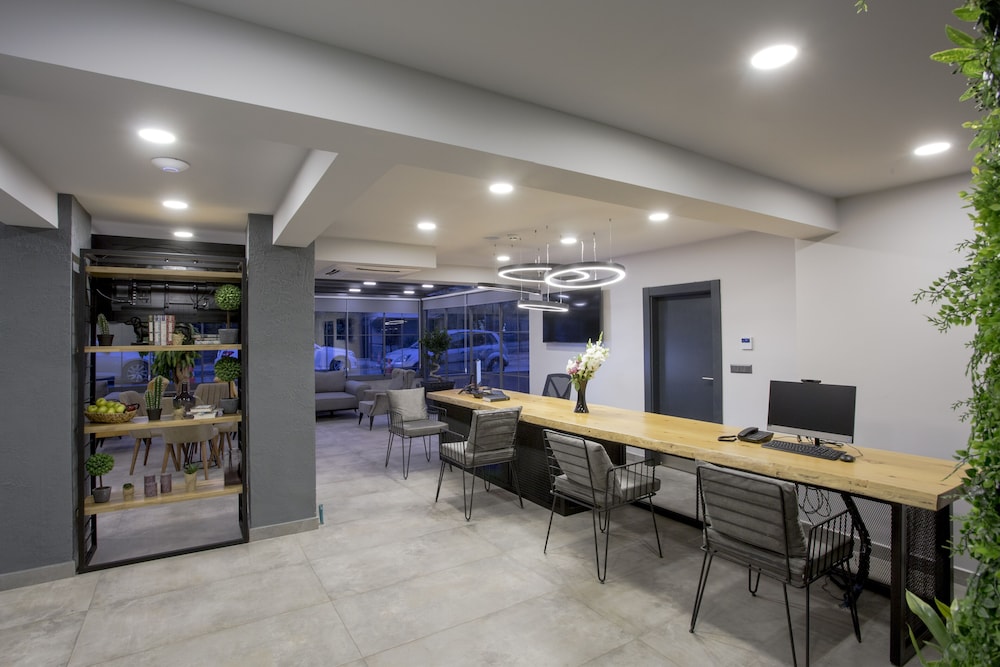 Falcon 1511 — Hotel building in Antalya