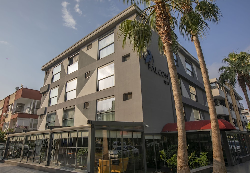 Falcon 1511 — Hotel building in Antalya