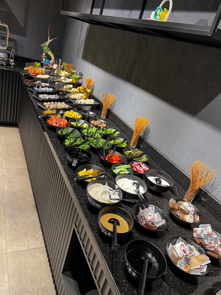 Falcon 1511 — Restaurant & bars in Antalya