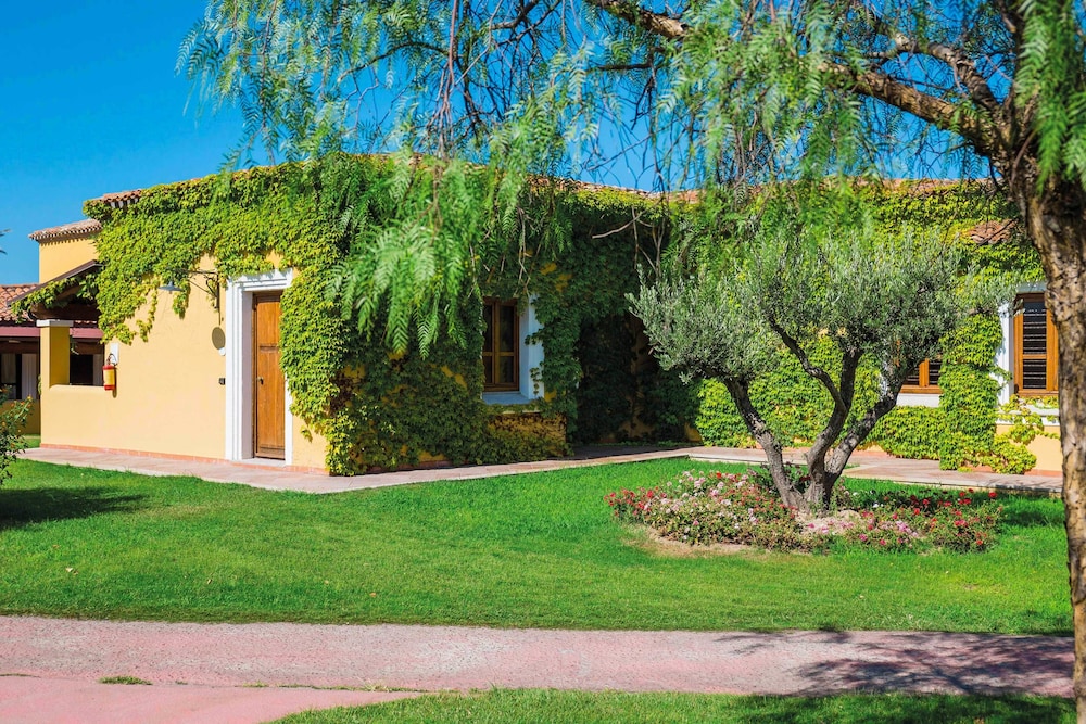 Valtur Baia Dei Pini — Hotel building in Budoni, Sardinia