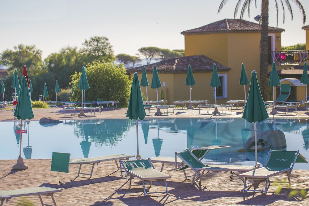 Valtur Baia Dei Pini — Swimming pool in Budoni, Sardinia