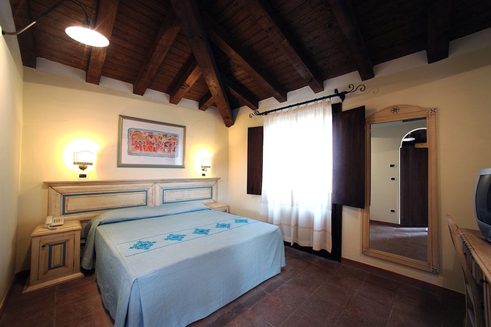 Valtur Baia Dei Pini — Hotel rooms in Budoni, Sardinia