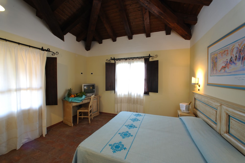 Valtur Baia Dei Pini — Hotel rooms in Budoni, Sardinia