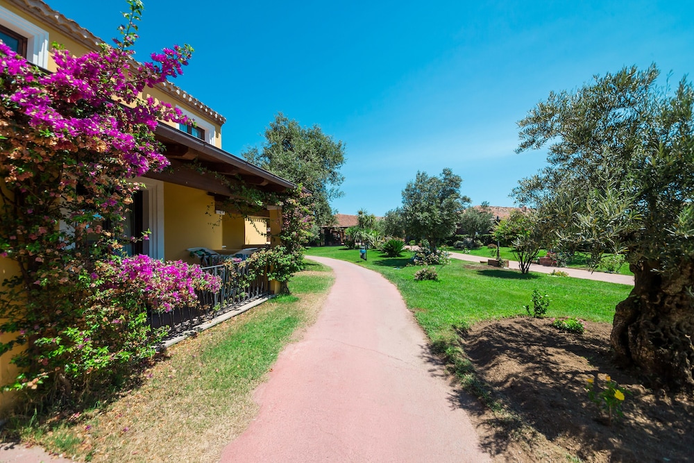 Valtur Baia Dei Pini — Hotel building in Budoni, Sardinia