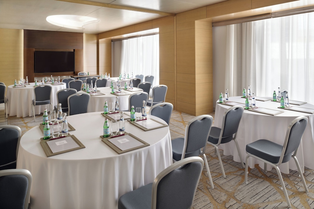 Crowne Plaza Dubai Marina by IHG — Hotel building in Dubai