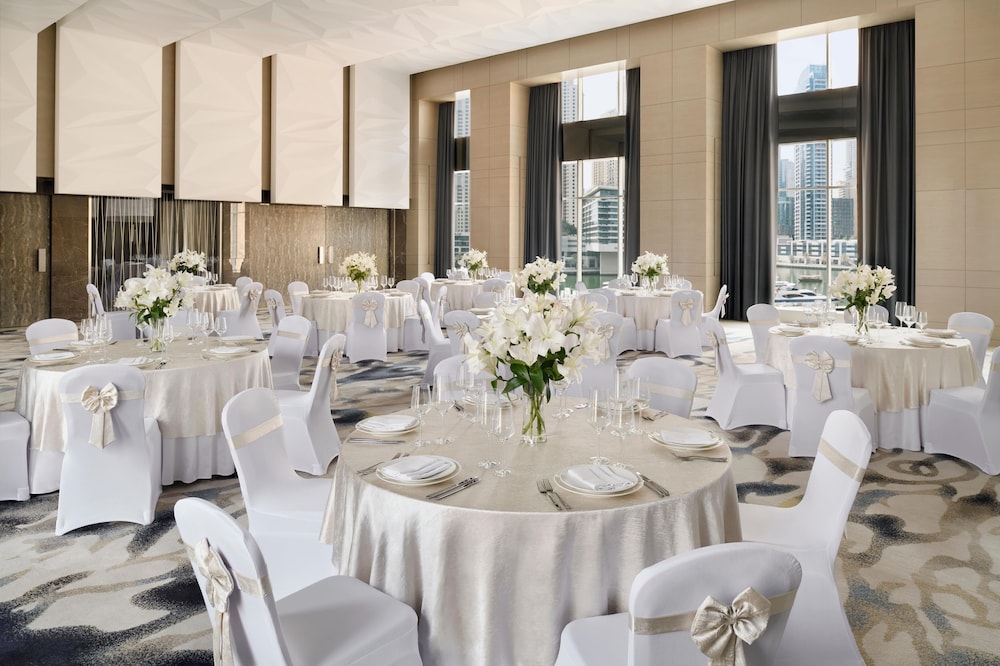 Crowne Plaza Dubai Marina by IHG — Hotel building in Dubai