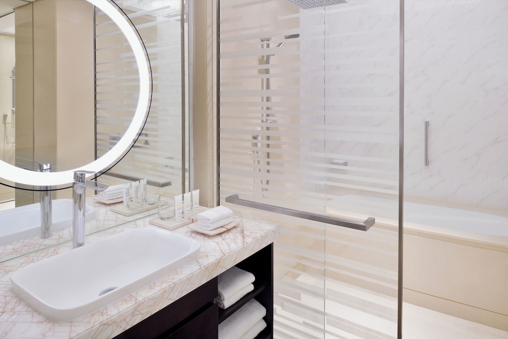 Crowne Plaza Dubai Marina by IHG — Hotel rooms in Dubai