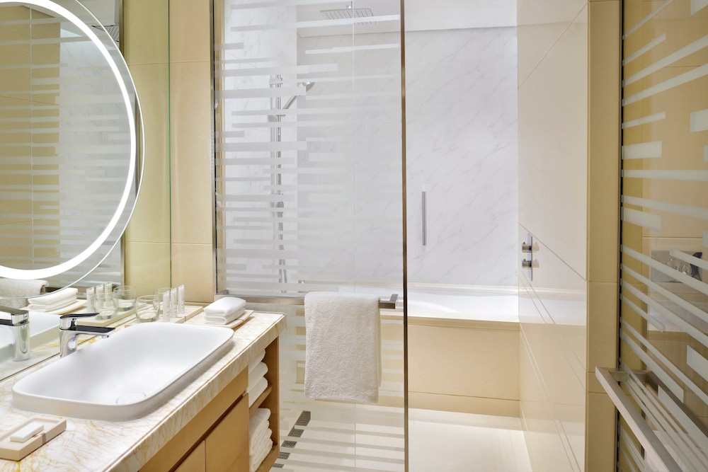 Crowne Plaza Dubai Marina by IHG — Hotel rooms in Dubai