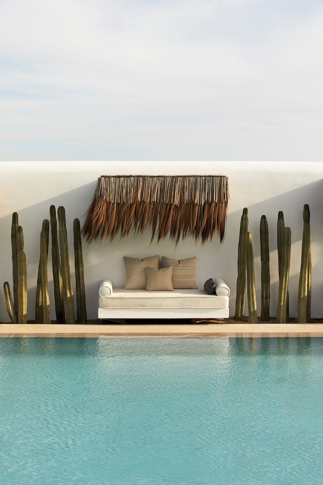 Myconian Panoptis Escape - Small Luxury Hotels of the World — Swimming pool in Elia, South Aegean