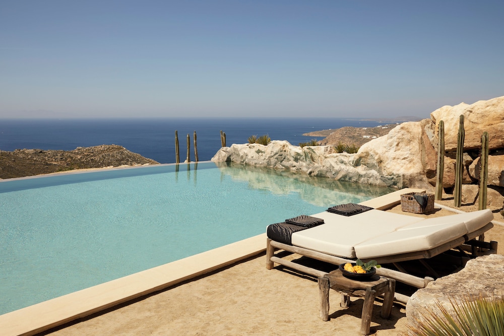 Myconian Panoptis Escape - Small Luxury Hotels of the World — Swimming pool in Elia, South Aegean