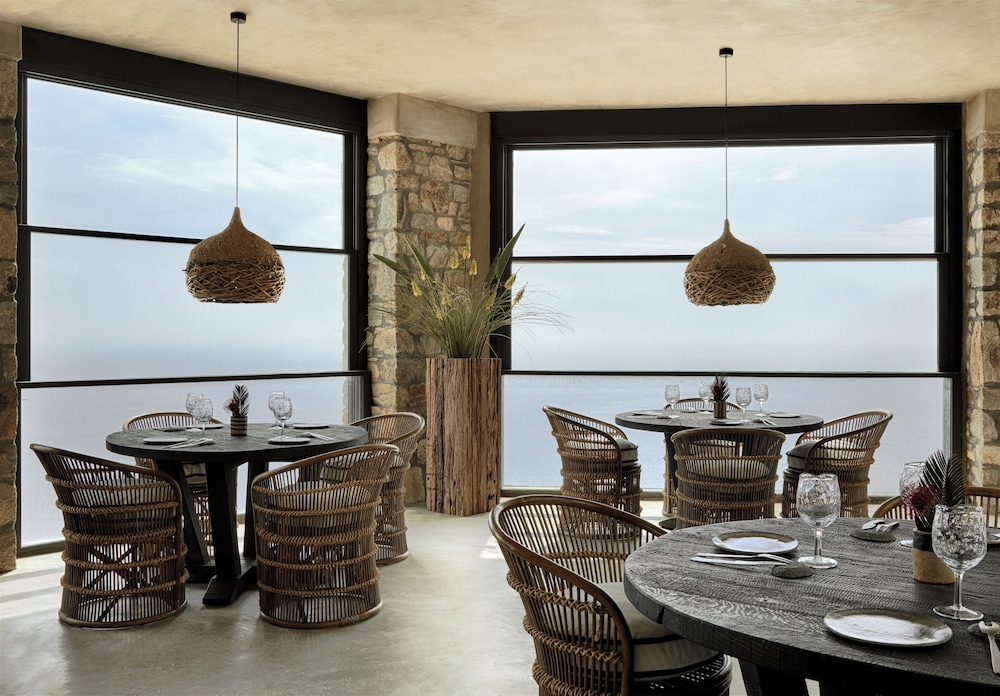 Myconian Panoptis Escape - Small Luxury Hotels of the World — Restaurant & bars in Elia, South Aegean