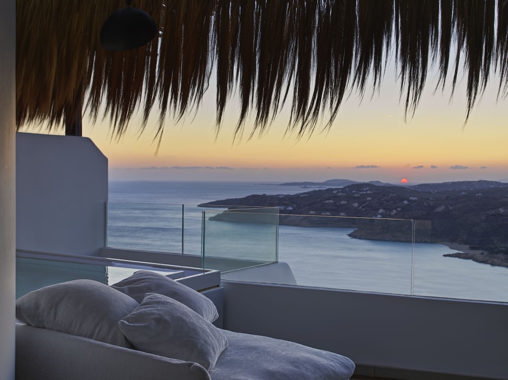Myconian Panoptis Escape - Small Luxury Hotels of the World — Hotel rooms in Elia, South Aegean