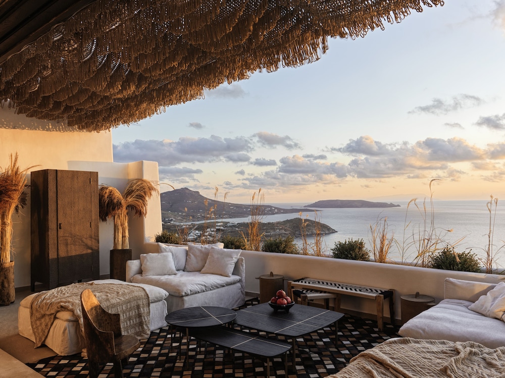 Myconian Panoptis Escape - Small Luxury Hotels of the World — Hotel rooms in Elia, South Aegean