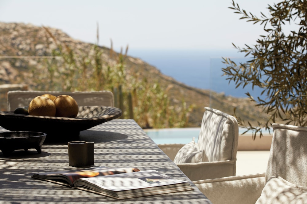Myconian Panoptis Escape - Small Luxury Hotels of the World — Swimming pool in Elia, South Aegean