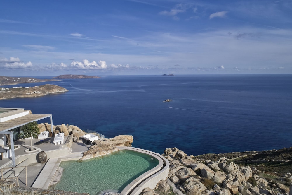 Myconian Panoptis Escape - Small Luxury Hotels of the World — Swimming pool in Elia, South Aegean