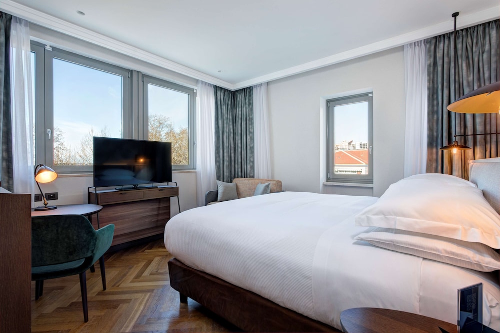 DoubleTree by Hilton Rome Monti — Hotel rooms in Rome, Lazio