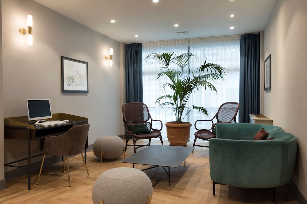 DoubleTree by Hilton Rome Monti — Hotel rooms in Rome, Lazio