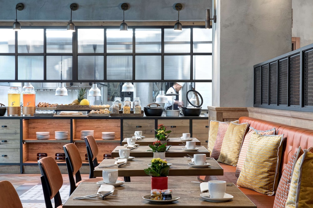 DoubleTree by Hilton Rome Monti — Restaurant & bars in Rome, Lazio