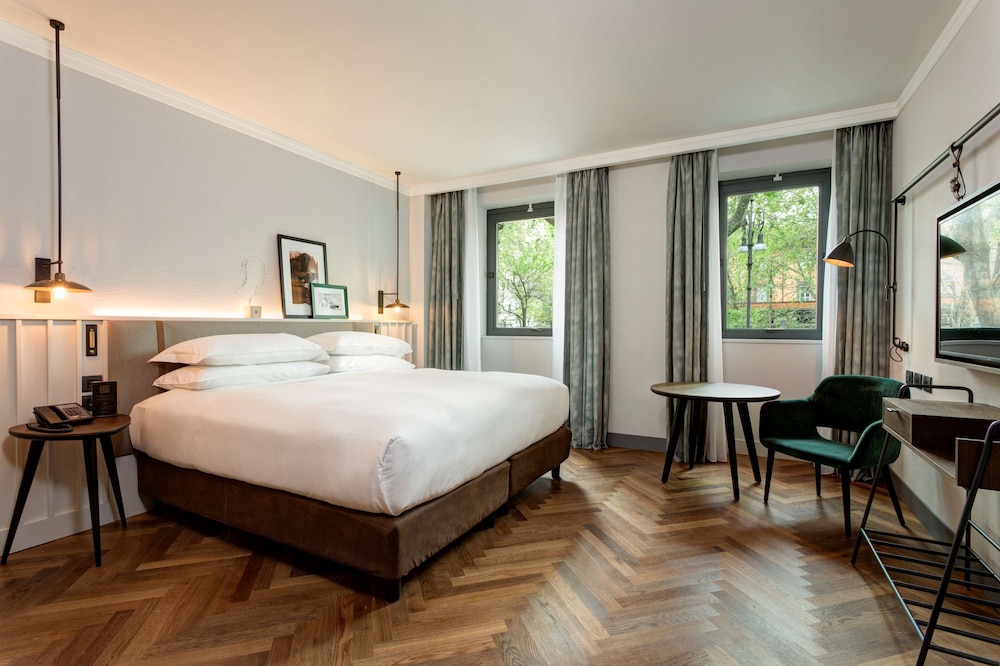 DoubleTree by Hilton Rome Monti — Hotel rooms in Rome, Lazio