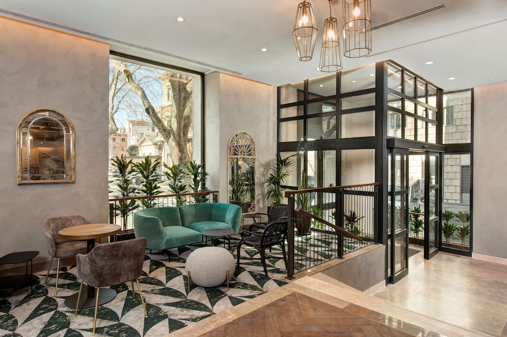 DoubleTree by Hilton Rome Monti — Restaurant & bars in Rome, Lazio