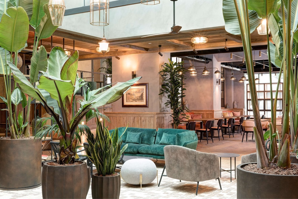DoubleTree by Hilton Rome Monti — Restaurant & bars in Rome, Lazio