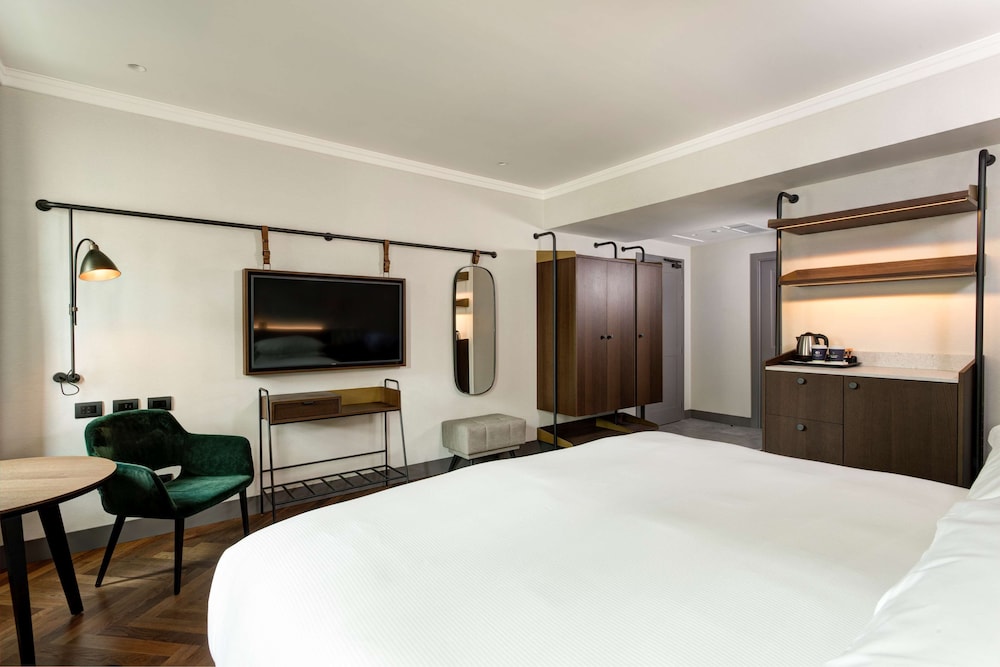 DoubleTree by Hilton Rome Monti — Hotel rooms in Rome, Lazio