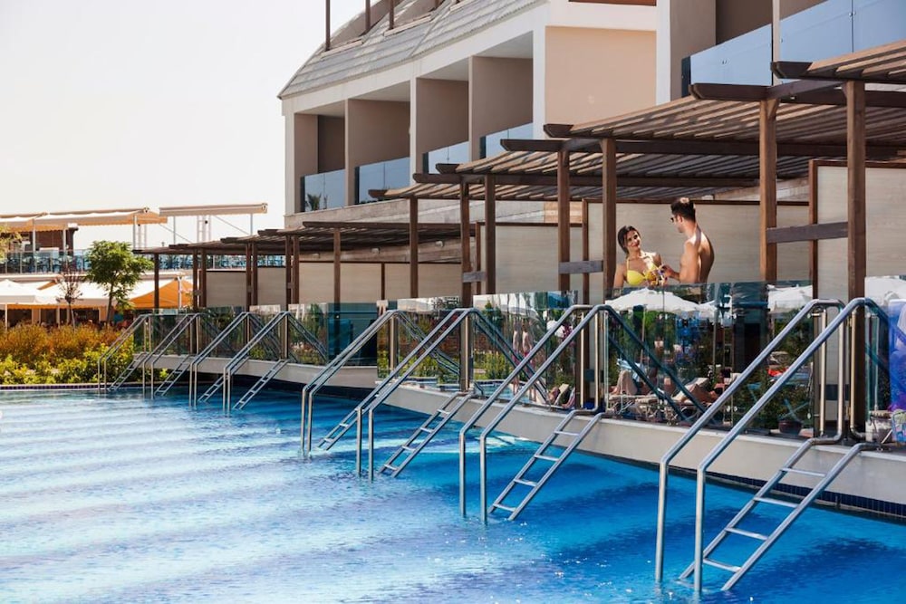 Tui Magic Life Jacaranda - All Inclusive — Swimming pool in Side