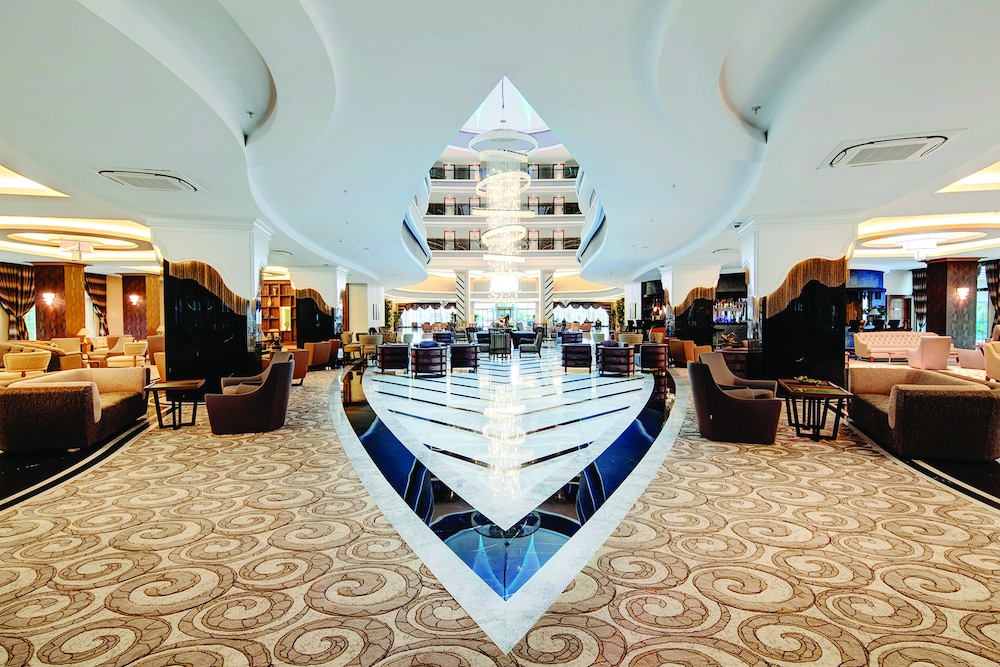 Tui Magic Life Jacaranda - All Inclusive — Hotel building in Side