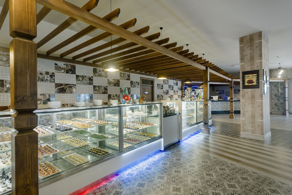 Tui Magic Life Jacaranda - All Inclusive — Restaurant & bars in Side