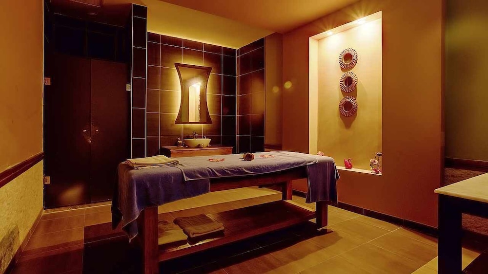 Tui Magic Life Jacaranda - All Inclusive — Spa in Side