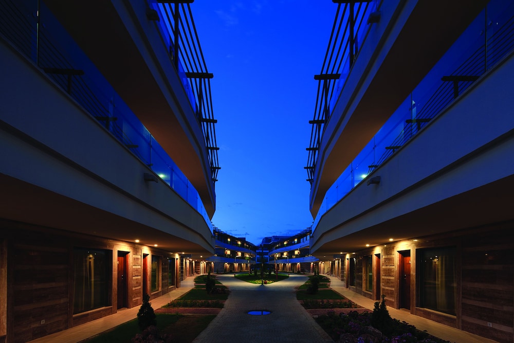 Tui Magic Life Jacaranda - All Inclusive — Hotel building in Side
