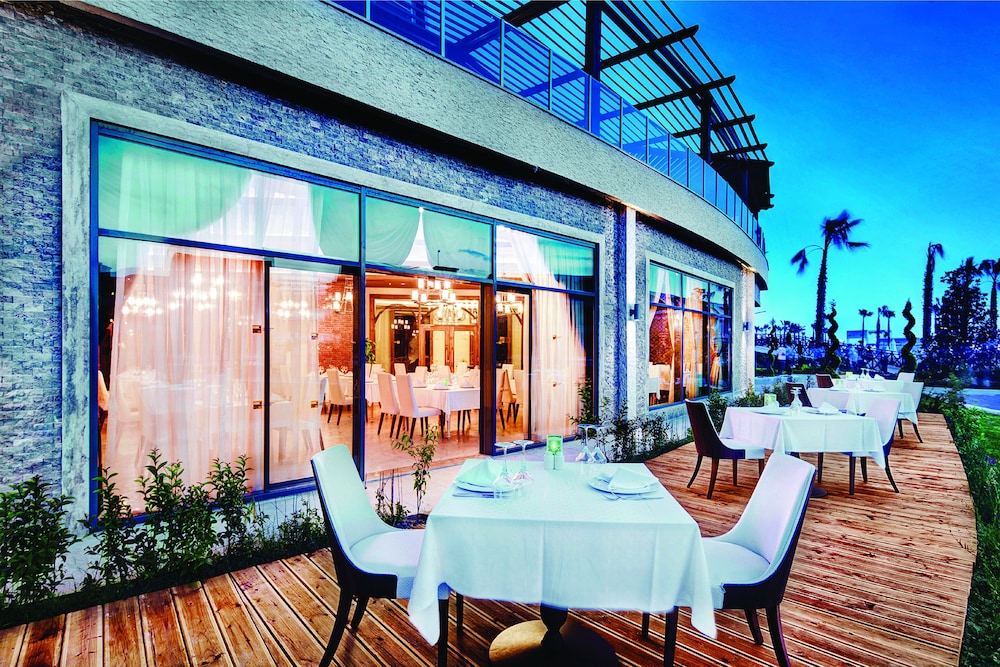 Tui Magic Life Jacaranda - All Inclusive — Restaurant & bars in Side