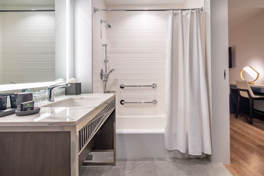 Hyatt Centric Las Olas Fort Lauderdale — Hotel rooms in Fort Lauderdale, Florida
