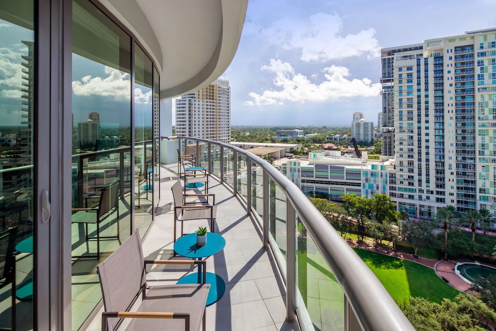 Hyatt Centric Las Olas Fort Lauderdale — Hotel building in Fort Lauderdale, Florida