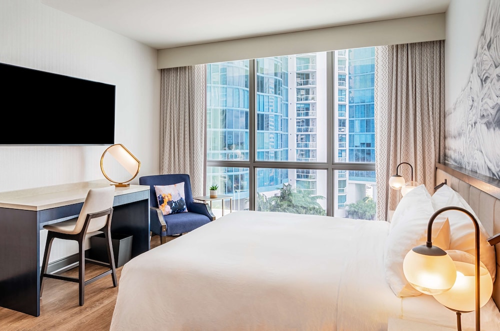 Hyatt Centric Las Olas Fort Lauderdale — Hotel rooms in Fort Lauderdale, Florida