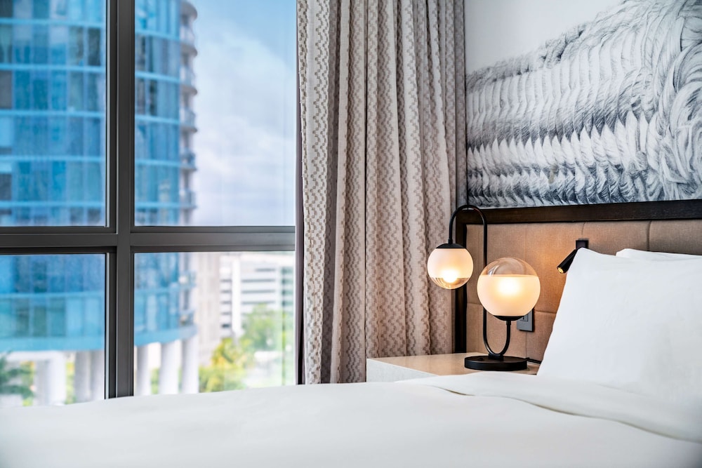Hyatt Centric Las Olas Fort Lauderdale — Hotel rooms in Fort Lauderdale, Florida