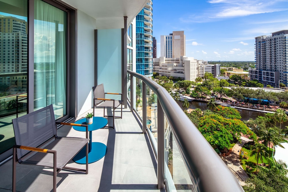 Hyatt Centric Las Olas Fort Lauderdale — Hotel rooms in Fort Lauderdale, Florida