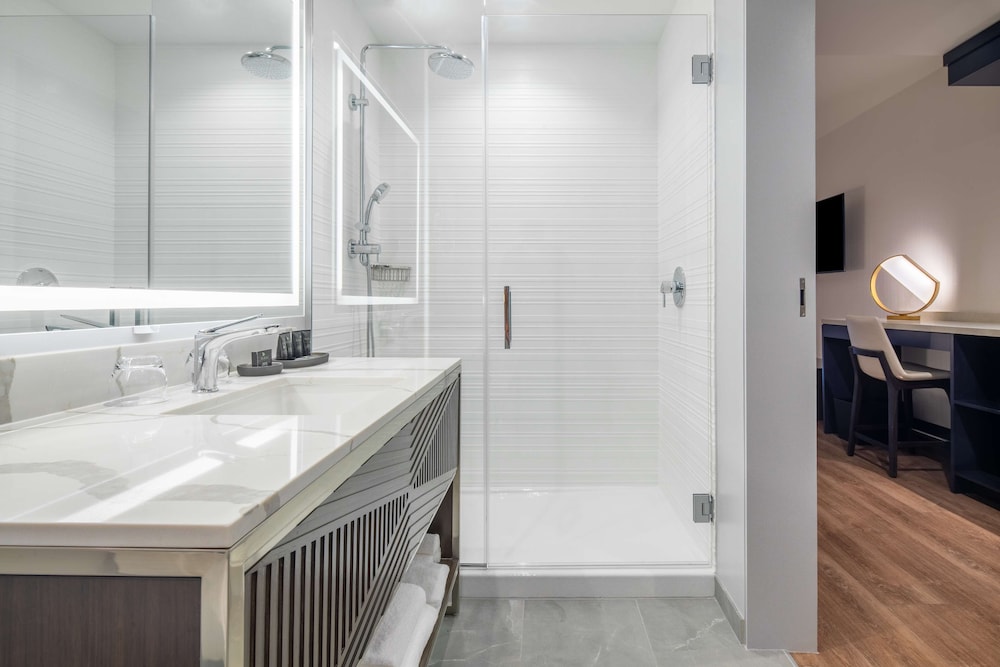 Hyatt Centric Las Olas Fort Lauderdale — Hotel rooms in Fort Lauderdale, Florida