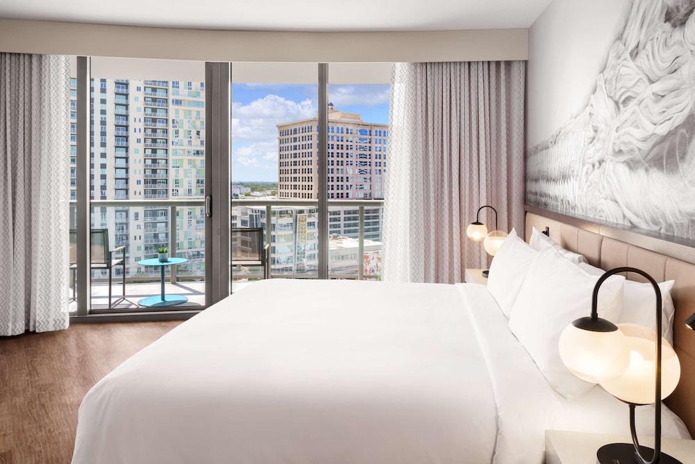 Hyatt Centric Las Olas Fort Lauderdale — Hotel rooms in Fort Lauderdale, Florida
