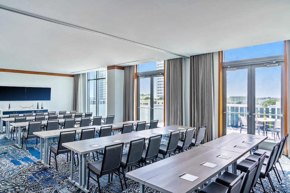 Hyatt Centric Las Olas Fort Lauderdale — Hotel building in Fort Lauderdale, Florida