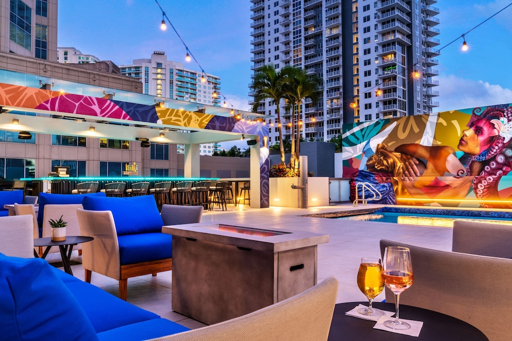 Hyatt Centric Las Olas Fort Lauderdale — Restaurant & bars in Fort Lauderdale, Florida