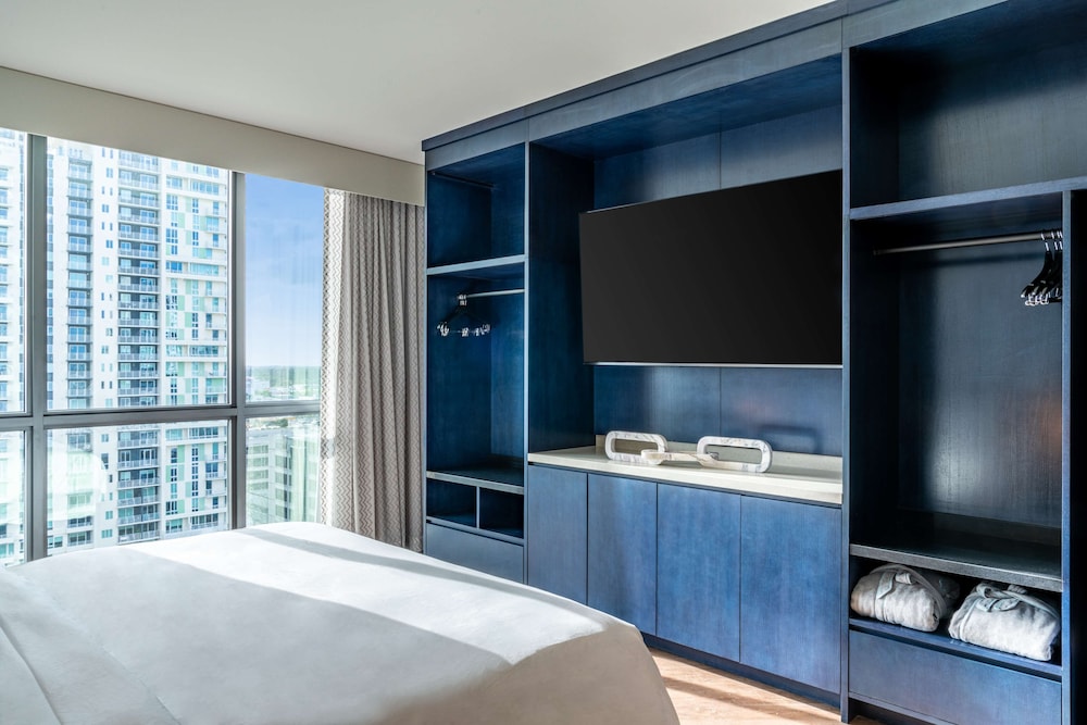 Hyatt Centric Las Olas Fort Lauderdale — Hotel rooms in Fort Lauderdale, Florida