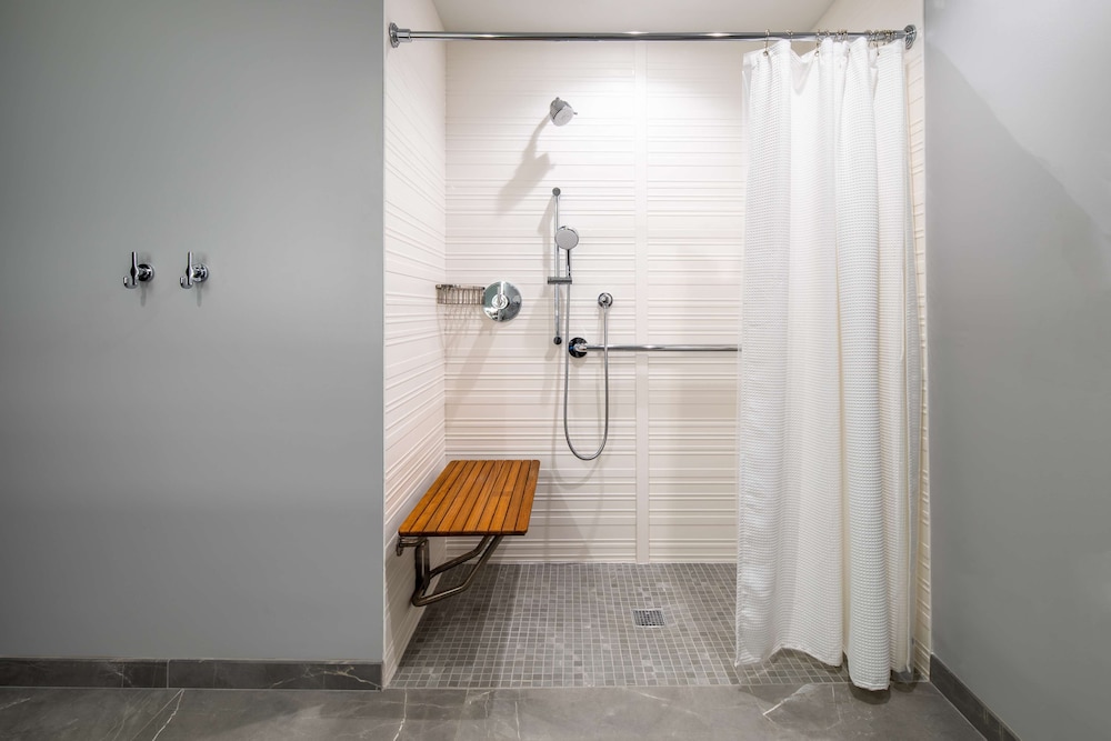 Hyatt Centric Las Olas Fort Lauderdale — Hotel rooms in Fort Lauderdale, Florida