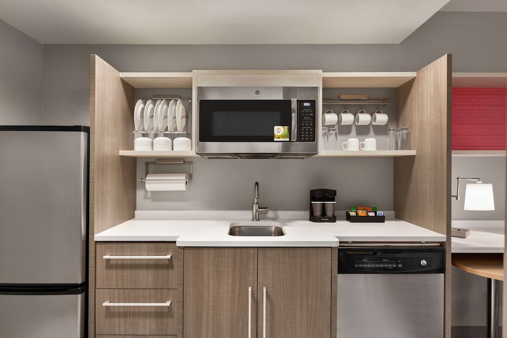 Home2 Suites by Hilton Fernandina Beach Amelia Island, FL — Hotel rooms in Amelia Island, Florida